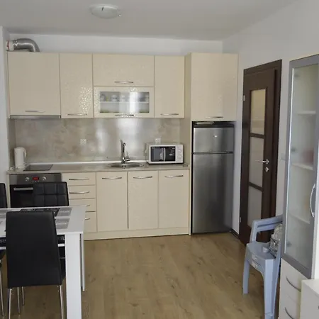 Apartment джули 1 *