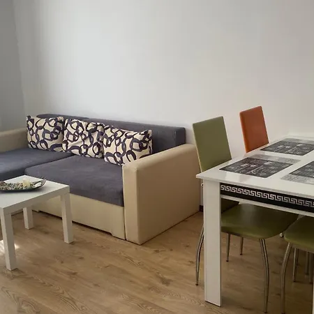 Apartment джули 1 *